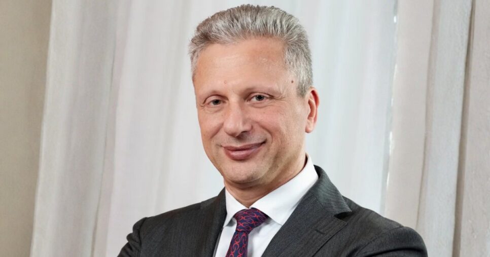 Aiman Ezzat, Capgemini