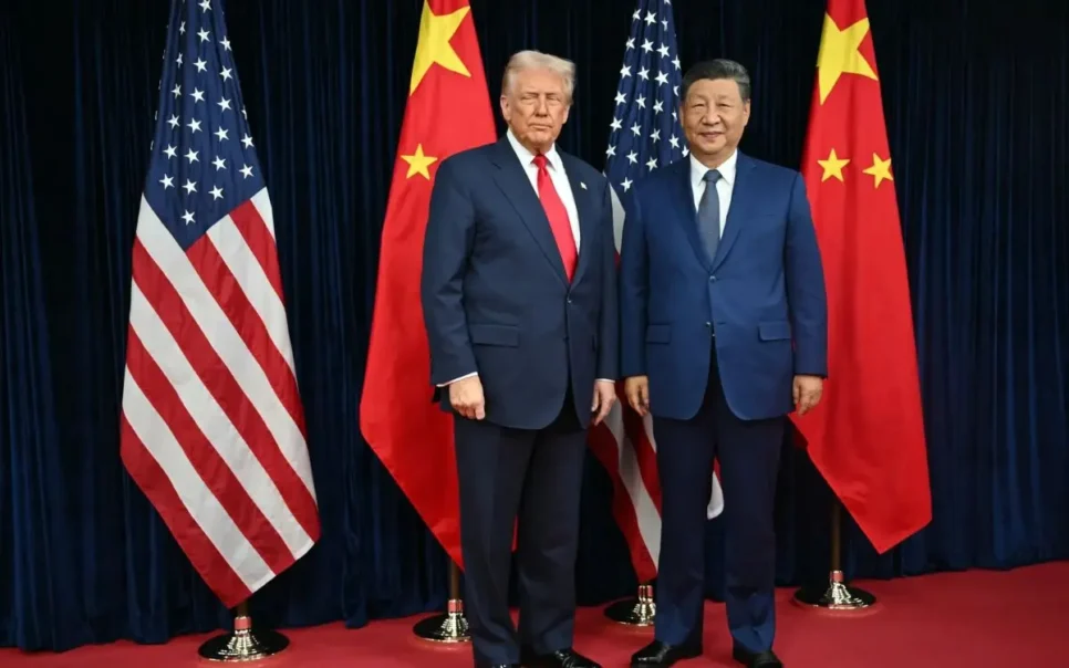 Imagem mostra presidentes dos EUA e da China lado a lado
