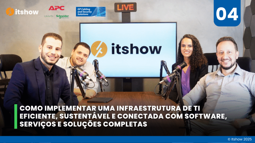 Raphael Carvalho, Beatriz Carvalho e Davi Medeiros durante a gravação do podcast Infra Talks, discutindo inovação, sustentabilidade e eficiência na infraestrutura de TI eficiente.