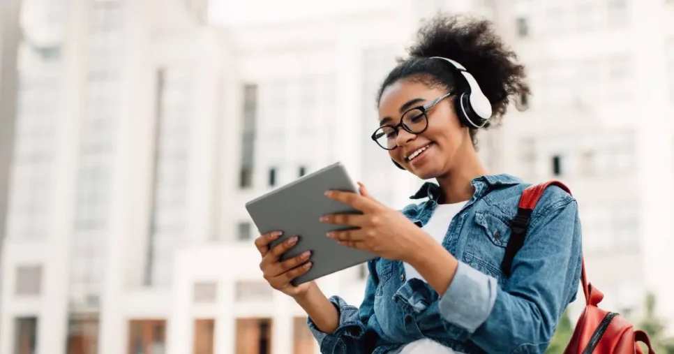 Conhecimento, tecnologia, educação online, trabalho remoto, trabalho híbrido, futuro do trabalho, conexão (talentos, Brasil, pensamento)