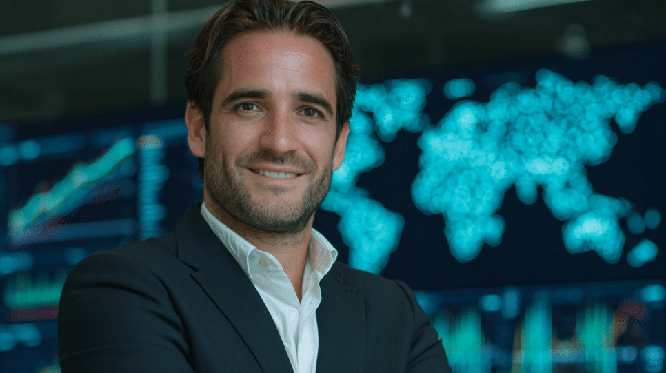 Executivo de TI B2B implementando estratégias de adaptação durante crises econômicas globais, com foco em transformação digital, inovação e resiliência operacional.