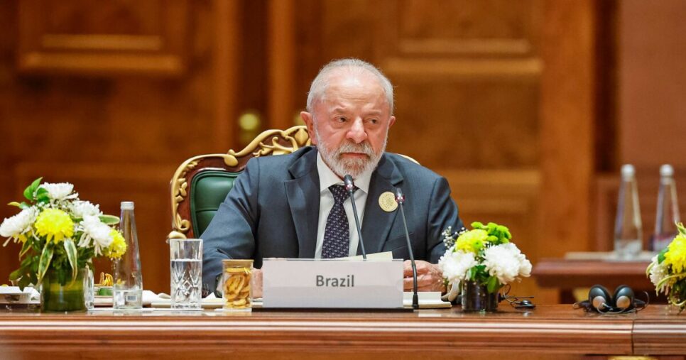 Presidente Lula representando o Brasil na cúpula da IA, na Índia.